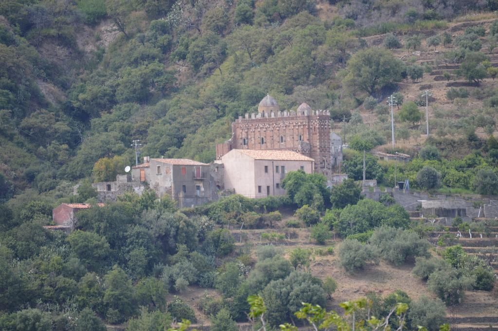 La Casa Di Giulia Lägenhet Forza dʼAgro Exteriör bild