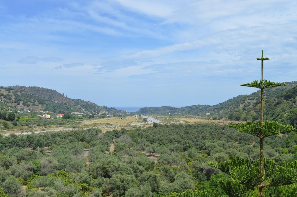 La Casa Di Giulia Lägenhet Forza dʼAgro Exteriör bild