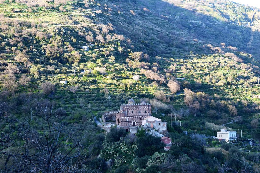 La Casa Di Giulia Lägenhet Forza dʼAgro Exteriör bild