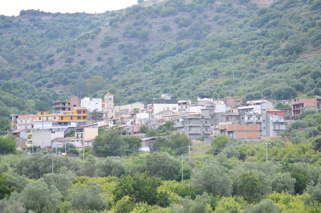 La Casa Di Giulia Lägenhet Forza dʼAgro Exteriör bild