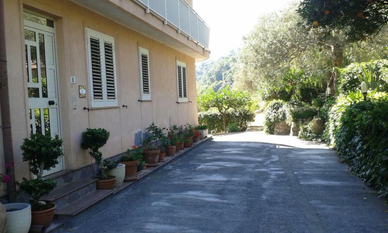 La Casa Di Giulia Lägenhet Forza dʼAgro Exteriör bild